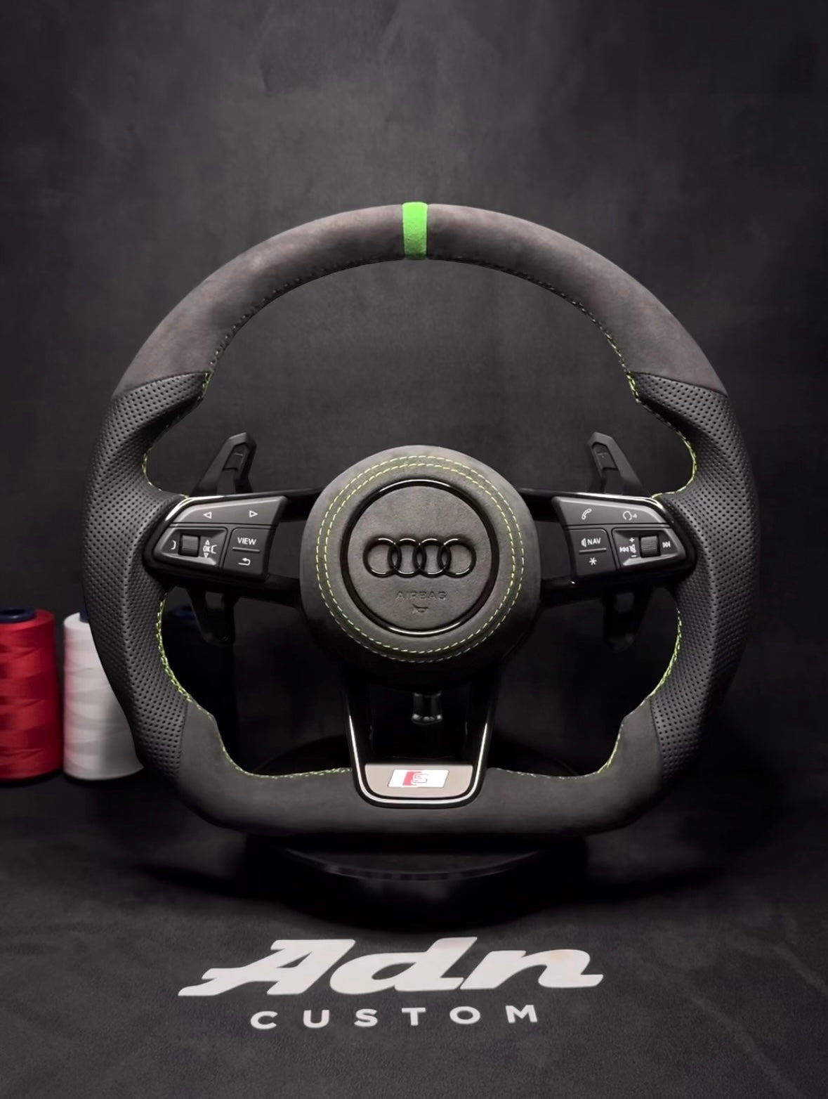 Volant Audi personnalisé TT, TTS, TTRS, R8, RS3 Sur mesure - (2014-2023) AdnCustom